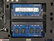 Zwei RAM-Riegel sind im Unterboden zwei weitere unter der Tastatur zu finden.