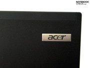 Acer TravelMate 8572TG in zeitlos, elegantem Schwarz mit einigen Chrome-Elementen