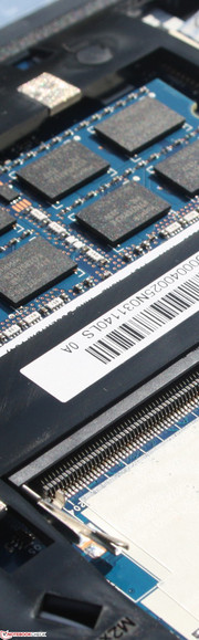 Acer Aspire One 756: Ein freier Dimm-Slot lockt zum Aufrüsten auf acht Gigabyte Arbeitsspeicher.