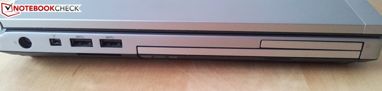 Linke Seite: AC, FireWire, 2 x USB 3.0, CardReader (unter USB), DVD-LW, ExpressCard54
