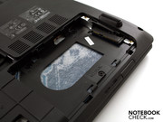 Obendrein gibt es diesen ZWEITEN Festplatten-Schacht.