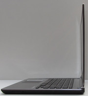 Das Ultrabook ist schlank und handlich.