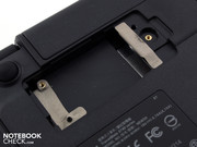 Bereits im Aspire 5741G fanden wir diesen ominösen Schacht ohne Stecker. Eine Vorbereitung für ein UMTS-Modem? Bereits im Aspire 5741G fanden wir diesen ominösen Schacht ohne Stecker. Eine Vorbereitung für ein UMTS-Modem?