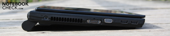 Linke Seite: AC, Easyport IV Connector, VGA, 2 x USB 2.0