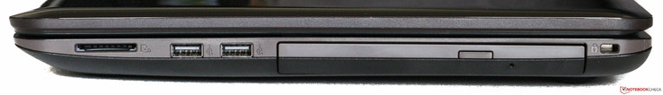 Linke Seite: SD-Karte, 2 x USB 2.0, DVD, Kensington