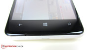 Ein Druck auf die Windows Taste ruft das Hauptmenü von Windows 8 Phone auf.