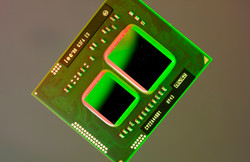 Die schwächsten 32nm-CPUs heißen Core i3. Die schwächsten 32nm-CPUs heißen Core i3.