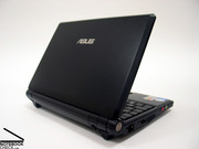 In der Ausführung mit schwarzem Gehäuse ist der Eee PC von Asus kaum mehr von einem herkömmlichen Subnotebook zu unterscheiden.