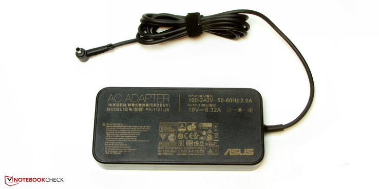Das Netzteil bringt es auf ein Gewicht von 565 Gramm.