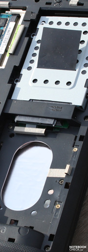 ASUS K73SV-TY032V: Platz für zwei 2.5-Zoll Festplatten ASUS K73SV-TY032V: Platz für zwei 2.5-Zoll Festplatten