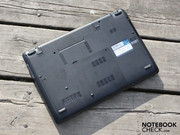 Das ASUS K73SV bringt für überschaubare 745 Euro ein wuchtiges aber sehr stabiles Chassis auf den Schreibtisch. Das ASUS K73SV bringt für überschaubare 745 Euro ein wuchtiges aber sehr stabiles Chassis auf den Schreibtisch.