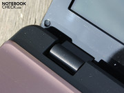 Die einzige glänzende Fläche ist der Display-Rahmen und das 17-Zoll Panel. Die einzige glänzende Fläche ist der Display-Rahmen und das 17-Zoll Panel.