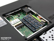 sowie die Arbeitsspeicher-Module (4.096 MB).