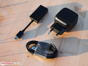 Tablet-Netzteil, USB-Kabel, DisplayPort auf VGA Adapter