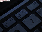 Indikator-LEDs bei WLAN, CAPS-Lock und Power-On zeigen den Status an. Indikator-LEDs bei WLAN, CAPS-Lock und Power-On zeigen den Status an.