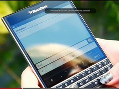 Das BlackBerry Passport wird sogar USB 3.0 und HDMI unterstützen (Bild: Eigenes, aus dem Video von Carphone Warehouse)