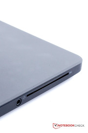 Ein Smartcardreader mit kontaktloser Funktion ist ebenfalls verfügbar.