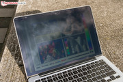 Bei direkter Sonneneinstrahlung ist der Inhalt gerade noch erkennbar. Bei direkter Sonneneinstrahlung ist der Inhalt gerade noch erkennbar.
