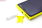 Die größere Mini-SIM passt nicht in das Nokia Lumia 920.