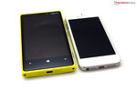Das Lumia 920 im Vergleich mit dem iPhone 5.