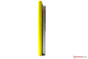 Es ist dicker und spürbar schwerer als das Apple iPhone 5.