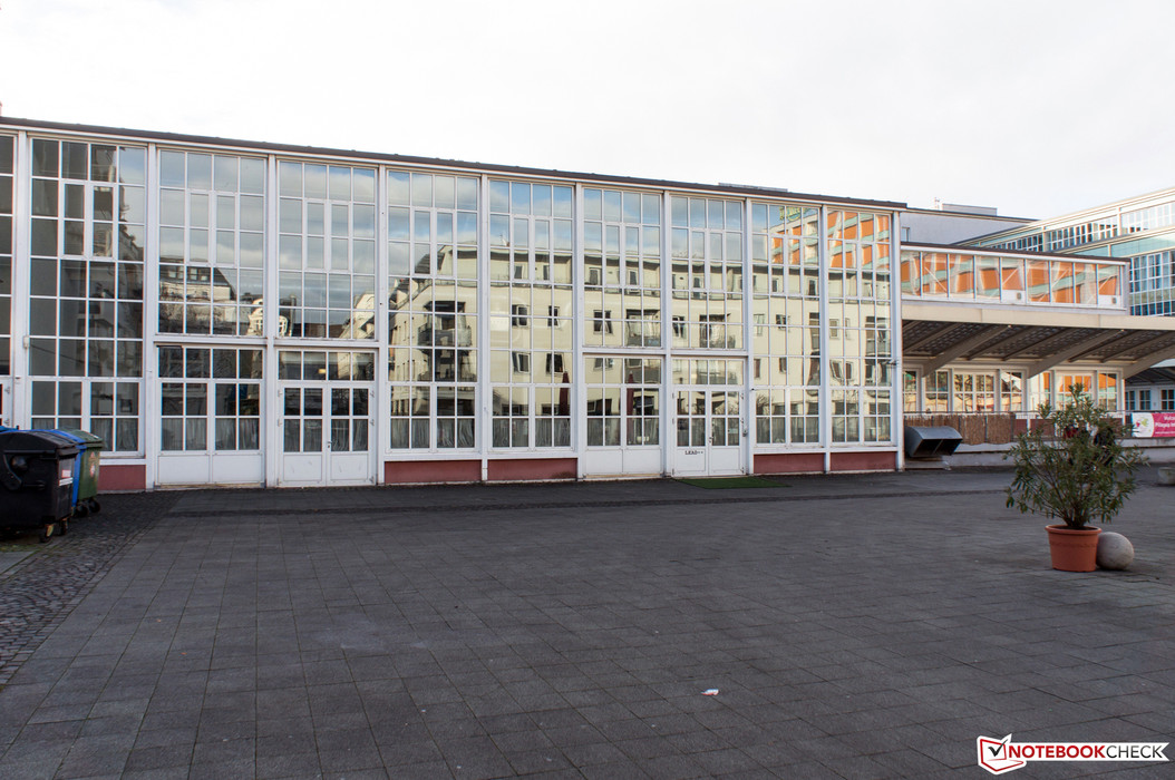 Sony NEX-5R: 16,1 Megapixel (18 mm)