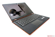 Lenovo setzt auf ein 11,6-Zoll-IPS-Display mit 1.366 x 768 Pixel. Lenovo setzt auf ein 11,6-Zoll-IPS-Display mit 1.366 x 768 Pixel.
