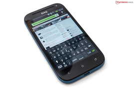 Die virtuelle QWERTZ-Tastatur ist im Hochformat sehr kompakt gestaltet.