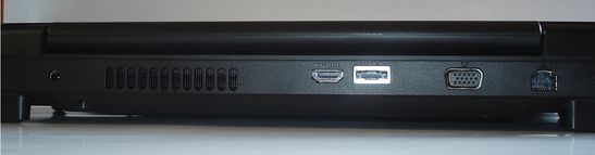 Rückseite: Stromversorgung, HDMI, eSATA, VGA, Lan, Kensington Lock