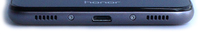 unten: Lautsprecher, micro-USB-Port
