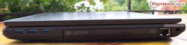 Rechts: 3x USB 3.0, DVD-LW, RJ-45 LAN, Kensington Lock Port