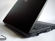 Das Gehäuse ist identisch mit dem auf Intel Technik vertrauenden HP Compaq 6730s.