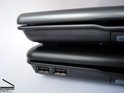 unten HP 6735s mit zusätzlichen 2 USB-Ports auf der rechten Seite. unten HP 6735s mit zusätzlichen 2 USB-Ports auf der rechten Seite.