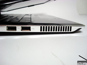 gut positionierte USB-Ports die allerdings etwas nah beieinanderliegen gut positionierte USB-Ports die allerdings etwas nah beieinanderliegen