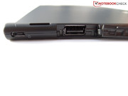 ...ein USB 2.0 Anschluss. ...ein USB 2.0 Anschluss.