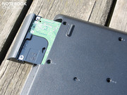 Es kann durch einen Akku mit 3 Zellen (30 Wh) ersetzt werden.