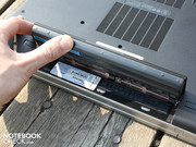 Der Standard Akku (6-Zellen) ließ unser Core i7 Testgerät 4:31 Stunden arbeiten (WLAN-Test). Der Standard Akku (6-Zellen) ließ unser Core i7 Testgerät 4:31 Stunden arbeiten (WLAN-Test).