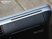 Als echtes Business-Notebook gehört der Docking-Port zum Pflichtprogramm (E-Port).
