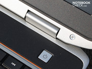 Die Gelenke halten den Deckel sehr straff, sie wippen kaum nach.