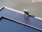 Die Verriegelung des Deckels besteht aus Metall und kann nicht so leicht brechen.