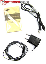 ...ein Micro-USB-Kabel, ein Netzteil sowie eine Kurzanleitung.