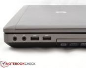 Die USB-Ports liegen sehr weit vorne am Gehäuse. Die USB-Ports liegen sehr weit vorne am Gehäuse.
