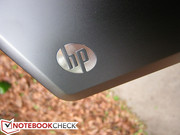 Das HP Logo an der Außenseite leuchtet weiß, wenn das Notebook eingeschaltet ist.