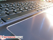 Der Chrome-Rahmen verleiht dem neu gestalteten Touchpad einen erstklassigen Touch.