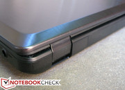 Trotz Kunststoff fühlen sich die Scharniere fest an