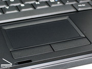 Das Touchpad des 3414W ist präzise und angenehm, die Tasten arbeiten kurzhubig und leise.