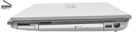 Sony Vaio VGN-CR31S/W rechte Seite: Memory-Stick-Steckplatz, ExpressCard/34, SD-Speicherkartensteckplatz, DVD-Laufwerk, 1x USB-2.0, 100-MBit-LAN
