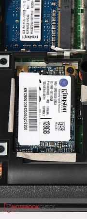 Neben einer konventionellen Festplatte ist eine schnelle mSATA-SSD verbaut.
