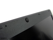 Webcam und im Displayrahmen integriertes Mikrofon dürfen natürlich auch nicht fehlen Webcam und im Displayrahmen integriertes Mikrofon dürfen natürlich auch nicht fehlen