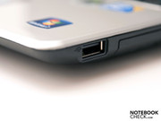 Ein USB-Anschluss an der rechten Seite